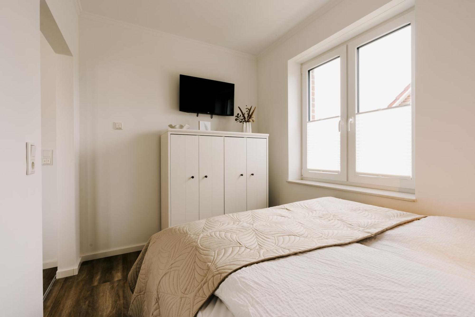 Kuesten De Diek - 4 Seitliche Deichlage, Balkon, 89qm Apartment *