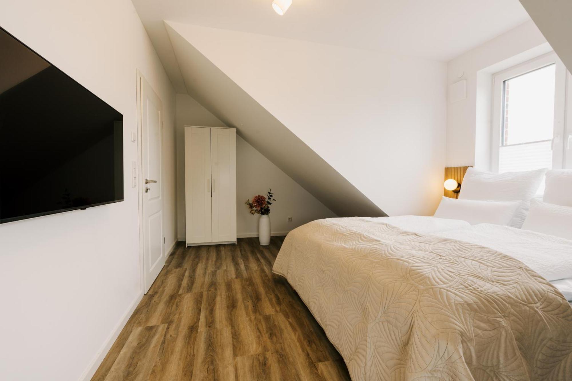 Kuesten De Diek - 4 Seitliche Deichlage, Balkon, 89qm